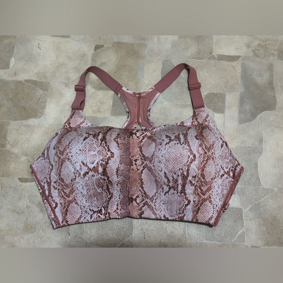 Victoria’s Secret On Point Incredible sports bra size 38DD - Picture 1 of 7